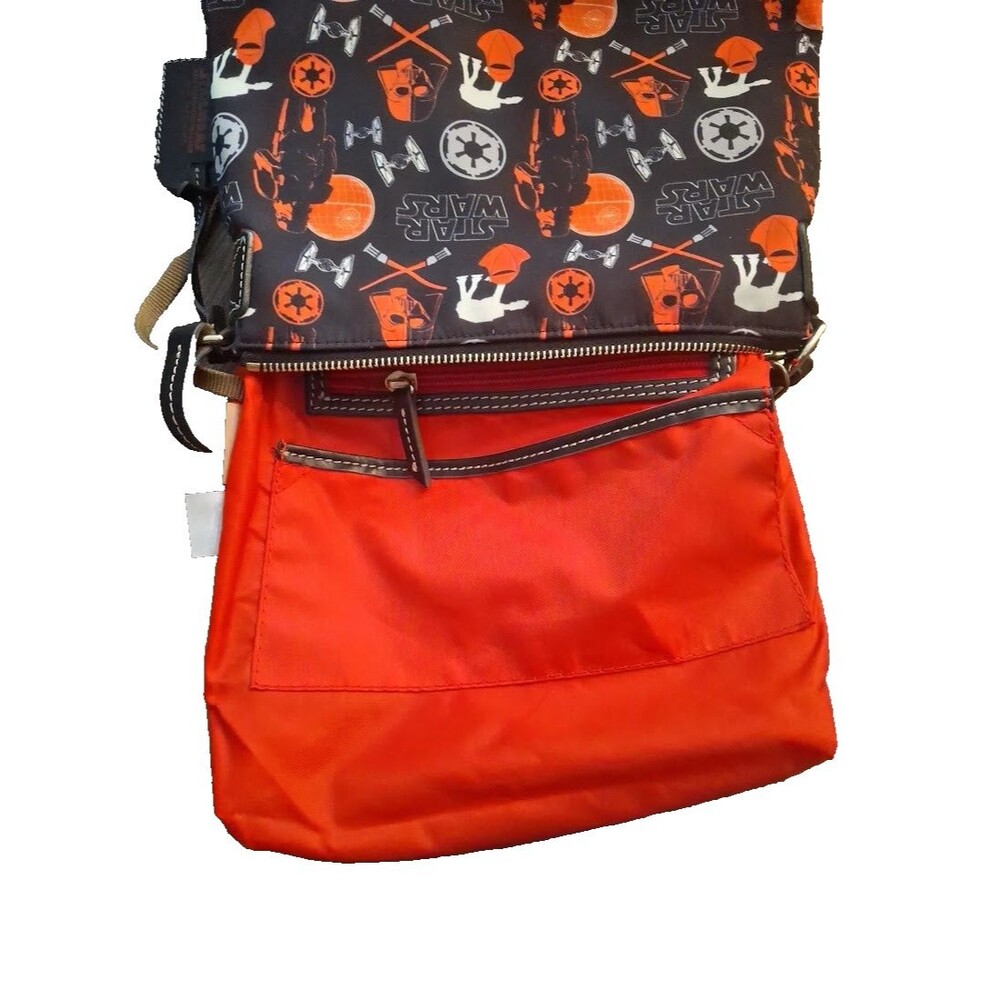 Dooney & Bourke Disney Star Wars Dark Side 2016 Marathon Crossbody Darth Vader - Picture 5 of 12